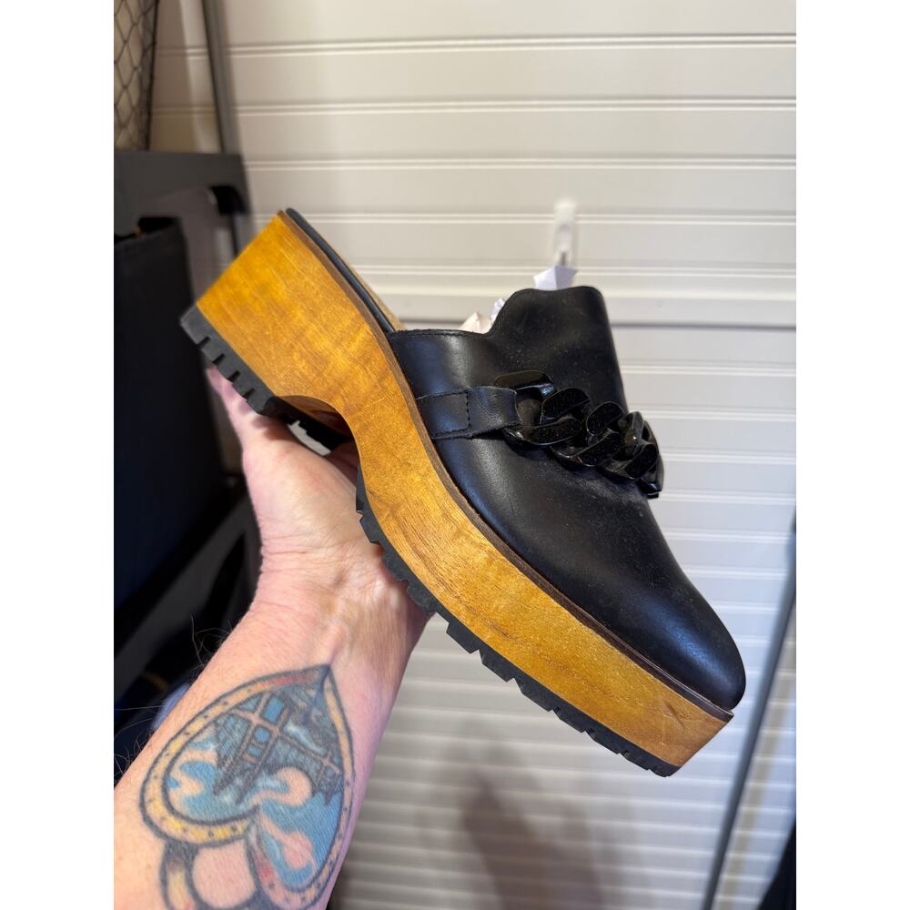 NWOT Kelsi Dagger Brooklyn Leather Wood Platform Clogs W/ Chain Detail Size 9.5